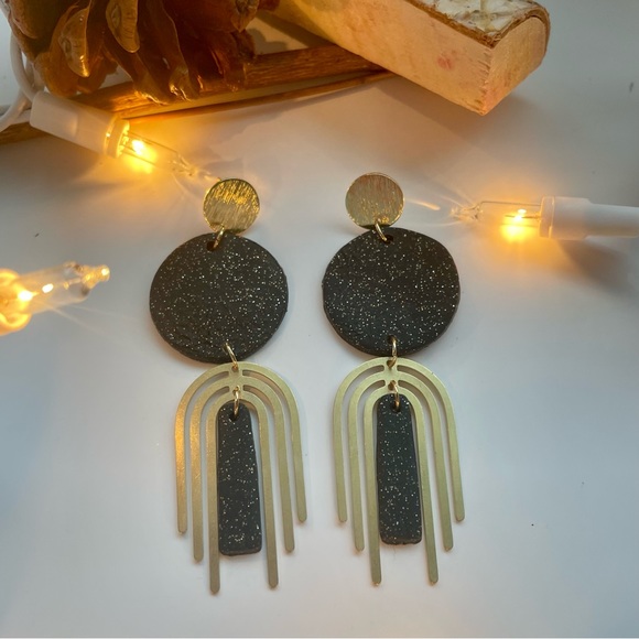 Handmade Elegant Boho Clay Earrings - Picture 7 of 8